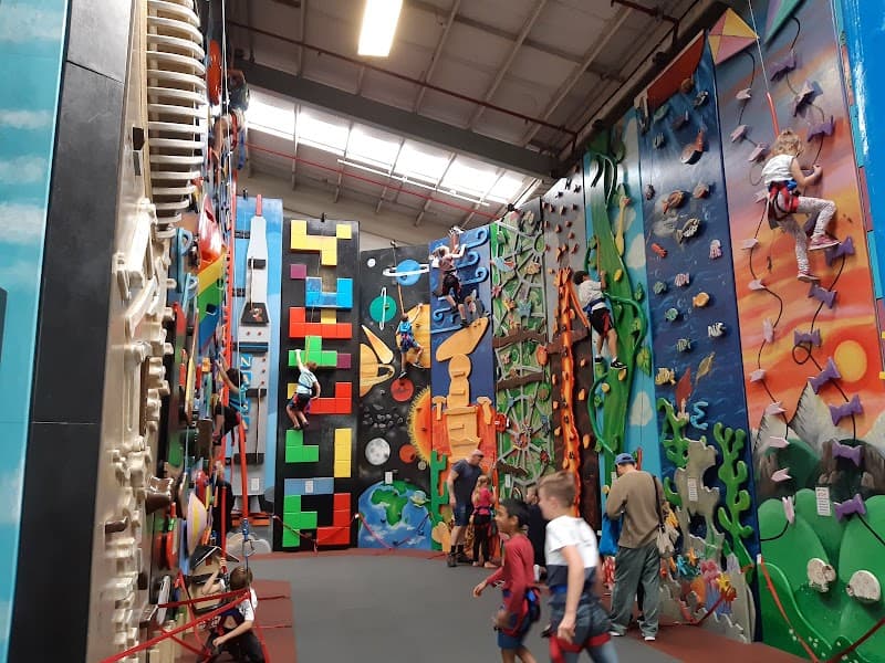 Extreme Edge Hamilton