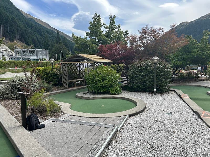 Queenstown Mini Golf